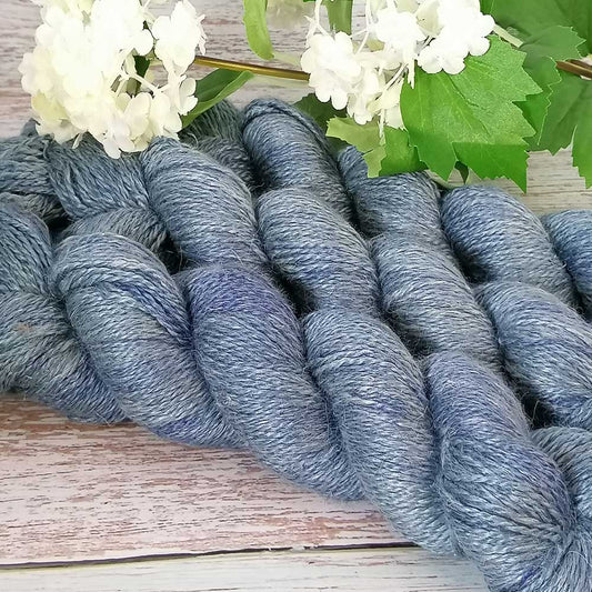 Allisi handgefärbt in Meeresblau