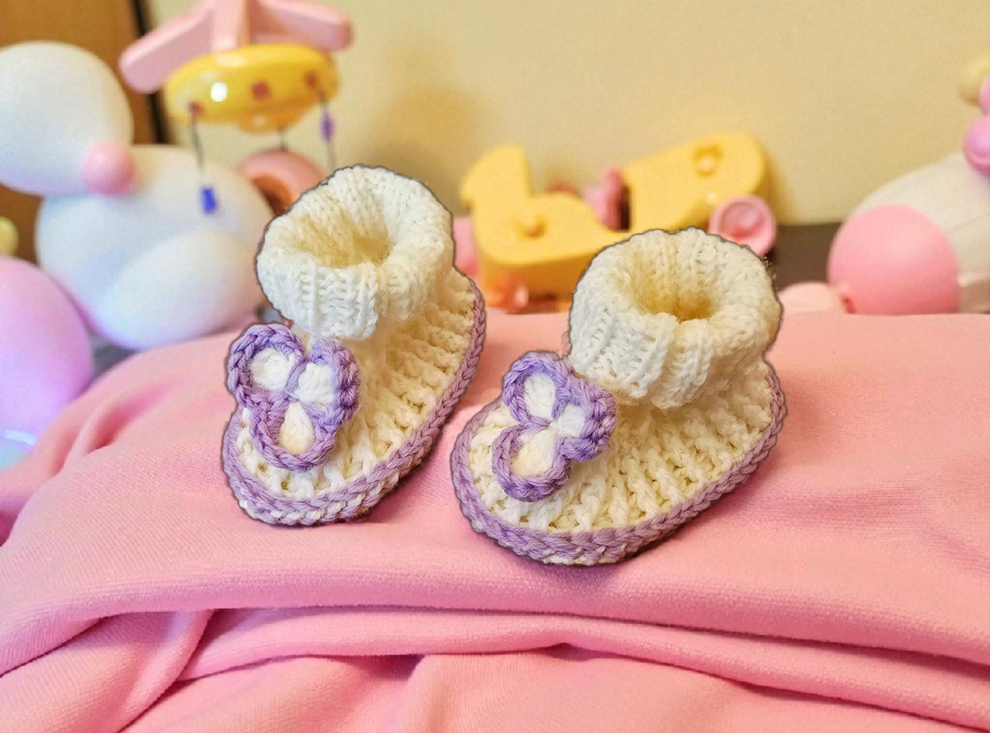 Weiße Baby-Booties