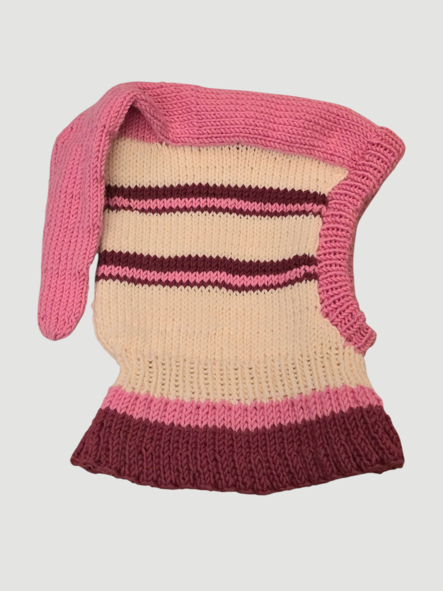 Handgestrickte Balaclava für kleine Winterabenteurer