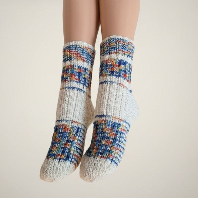 Handgestrickte Socken "Regenbogen" Gr. 36/37 - Farbenspiel - Luna's Kreativwerkstatt