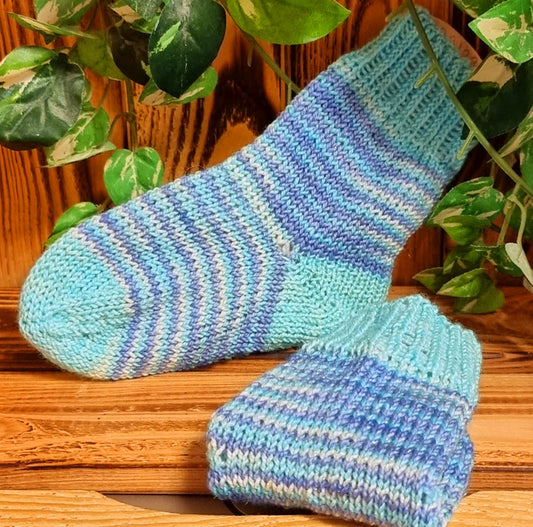 Handgestrickte Kindersocken mit Glitzer Gr. 24/25
