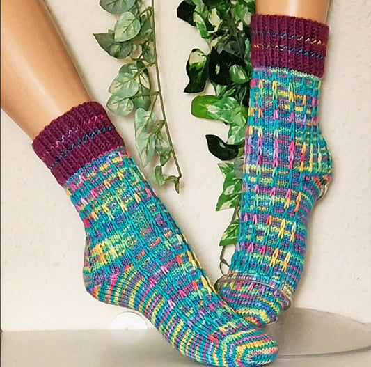 Handgestrickte Socken Kolibri Gr. 36/37