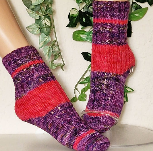Handgestrickte Kindersocken Helleborus Gr. 34/35