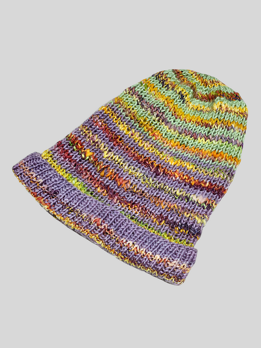 Handgestrickte Mütze aus Merinowolle mit Stellina, handgesponnen und handgefärbt