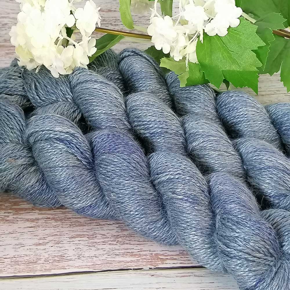 Allisi handgefärbt in Meeresblau