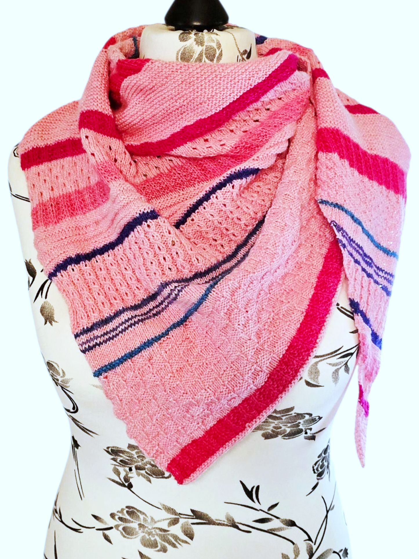 Handgestricktes Tuch "Rosentanz'