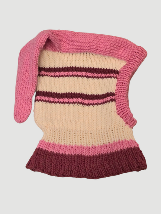 Handgestrickte Balaclava für kleine Winterabenteurer